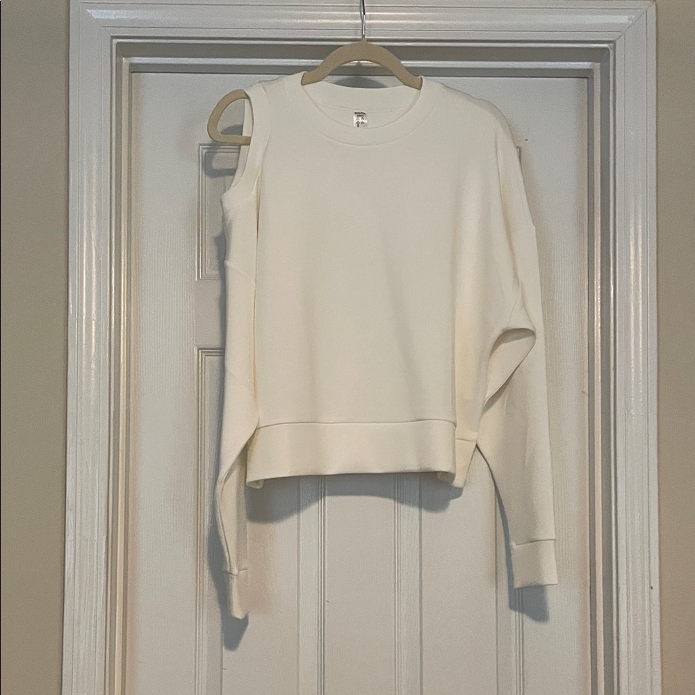 SPANX Cream Cut Out Shoulder Dolman Sleeve Cropped Sweatshirt Medium